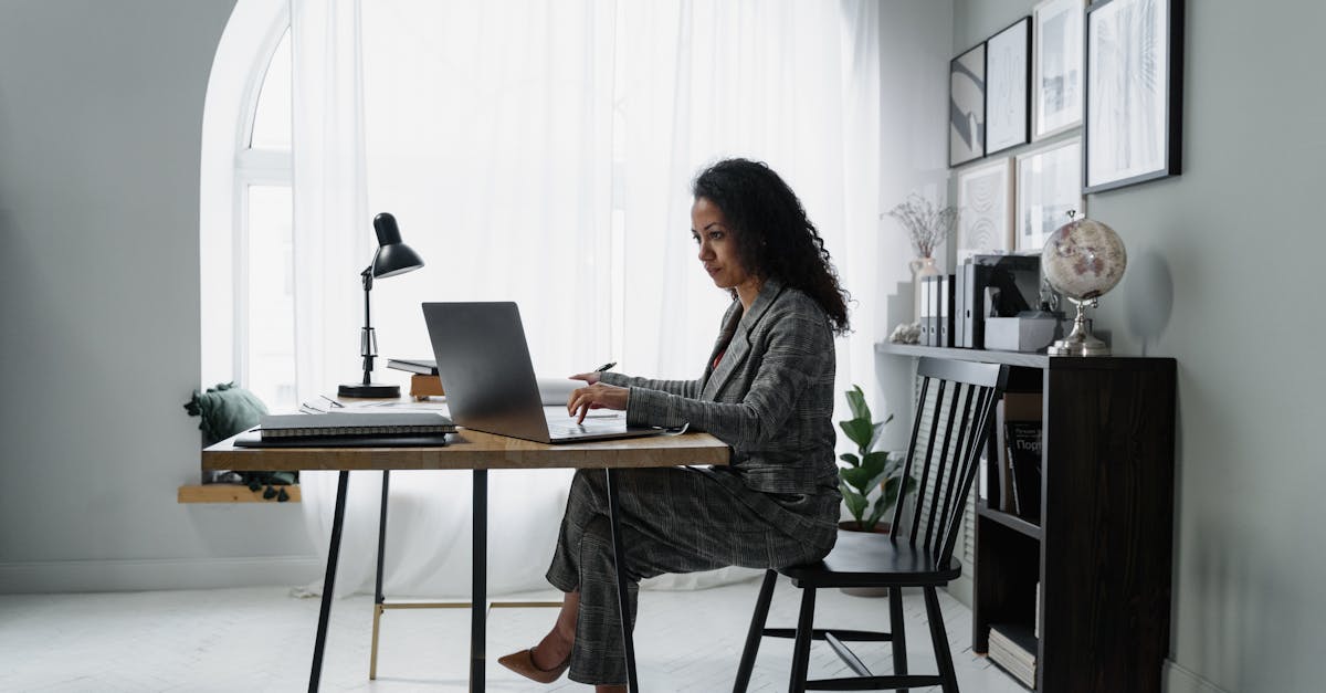 découvrez notre service de gestion de la paie, qui simplifie le traitement des salaires et assure la conformité avec les réglementations en vigueur. optimisez votre temps et concentrez-vous sur votre activité principale tout en nous confiant la gestion de votre personnel.