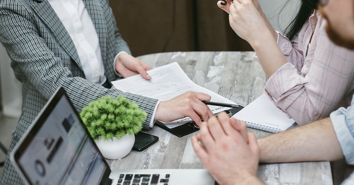 découvrez l'assurance de responsabilité professionnelle, une protection essentielle pour les entreprises et les professionnels. protégez-vous contre les réclamations liées à des erreurs, omissions ou négligences dans l'exercice de vos activités. assurez votre tranquillité d'esprit et sécurisez votre avenir professionnel.